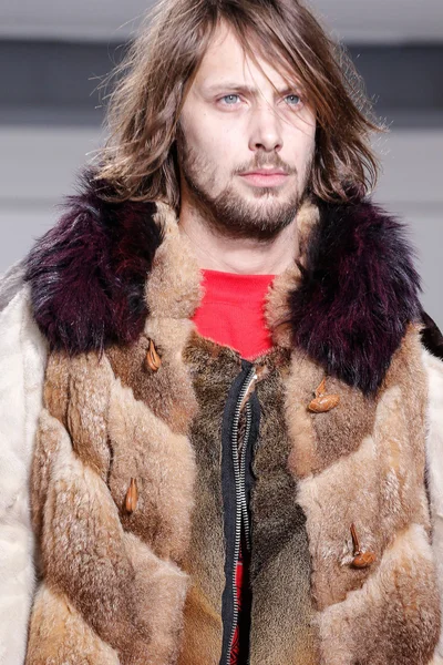 Look 69